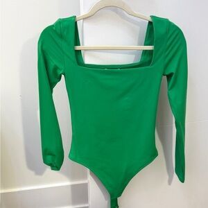 Babaton Vibrant Green Squareneck Contour Bodysuit sz S